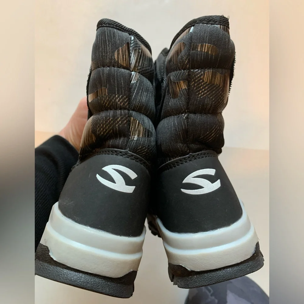 Gubarun Hobibear Boy’s Waterproof Faux Fur Lined Black/Gray Snow Boots